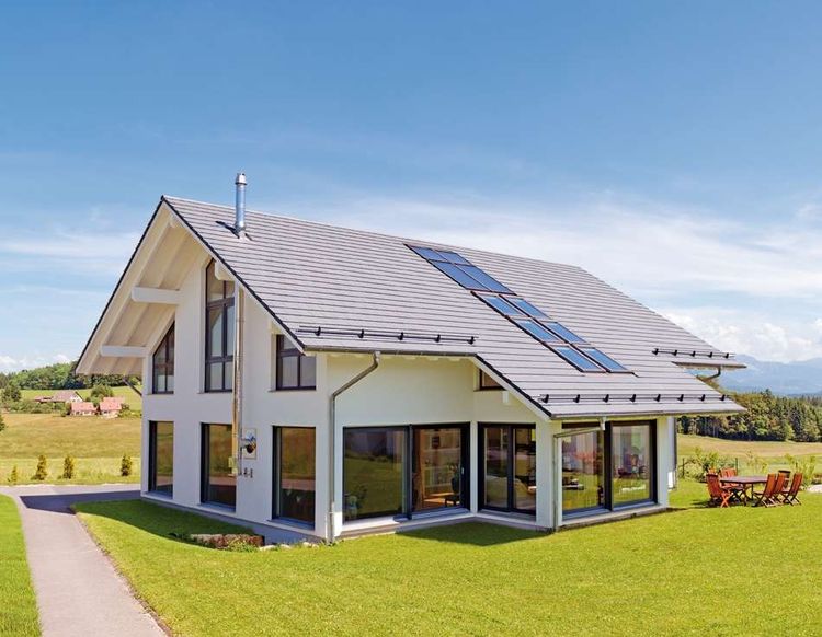 Einfamilienhaus mit Satteldach und Wintergarten