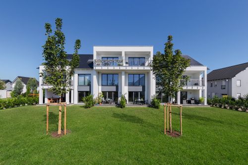 Mehrfamilienhaus mit 8 Wohnungen