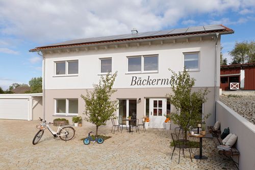 Bungalow-mit-Backstube.jpg