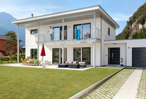 Haus mit moderner Architektur - Slideshow-Bild 2