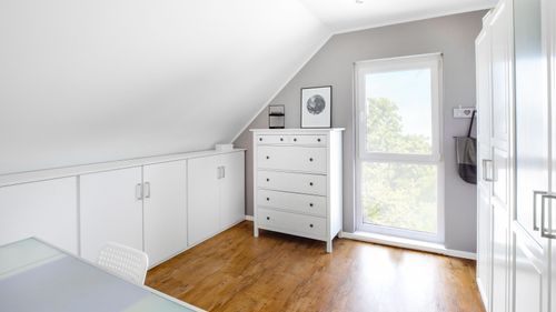 Karesa_Fertighaus_Familie_Satteldachhaus_Erker_Haus_NEubau_Family_Zuhause_innen_18.jpg