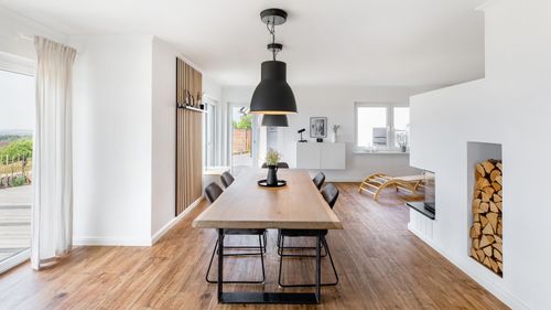 Karesa_Fertighaus_Familie_Satteldachhaus_Erker_Haus_NEubau_Family_Zuhause_innen_9.jpg