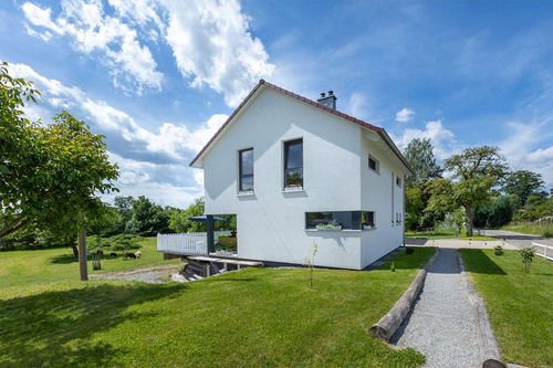 Einfamilienhaus mit Hanglage