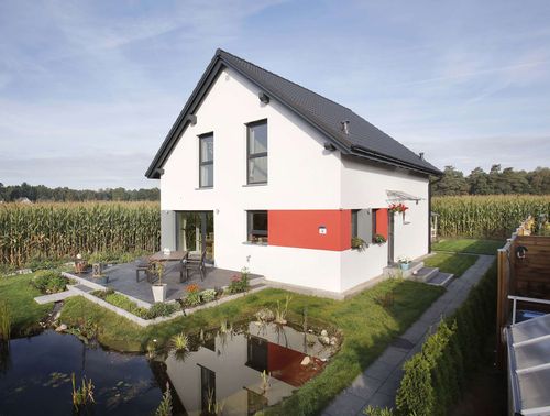 Modernes Einfamilienhaus mit Satteldach und Terrasse