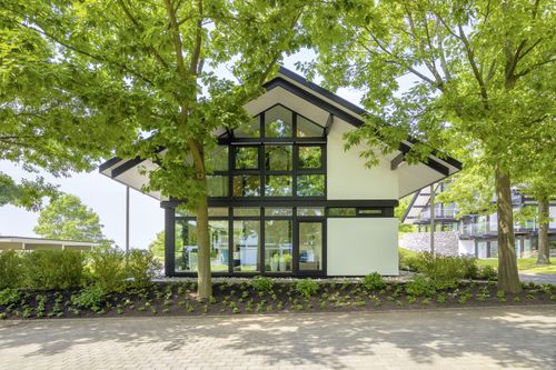 HUF HAUS - 